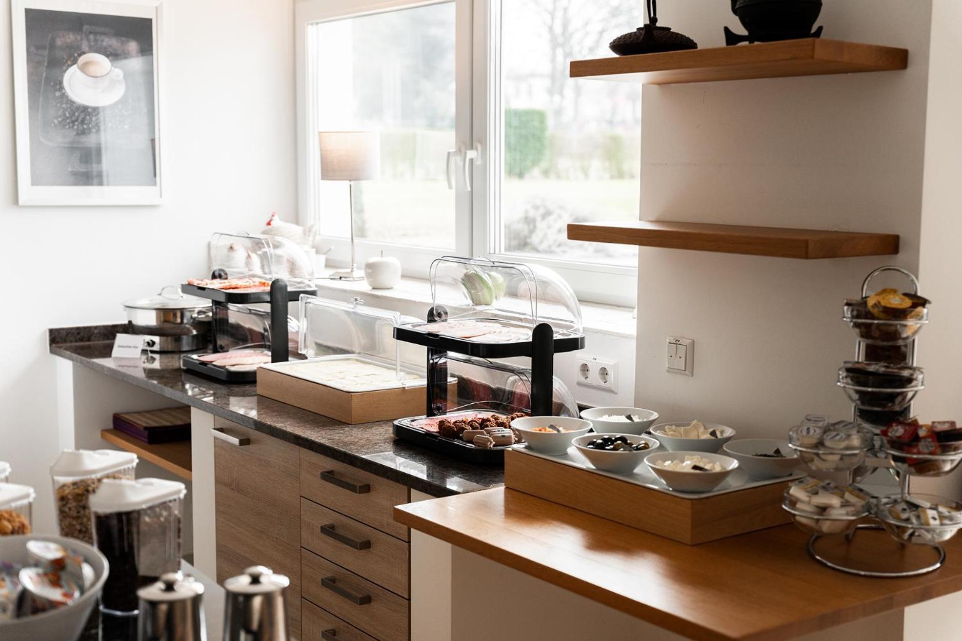 Hotel Vier Jahreszeiten An Der Therme & Kliniken Bad Krozingen Naehe Freiburg & Schwarzwald Ideal Fuer Wellness Kur & Business Ausfluege 24H Check In- Wlan & Parken Gratis 外观 照片