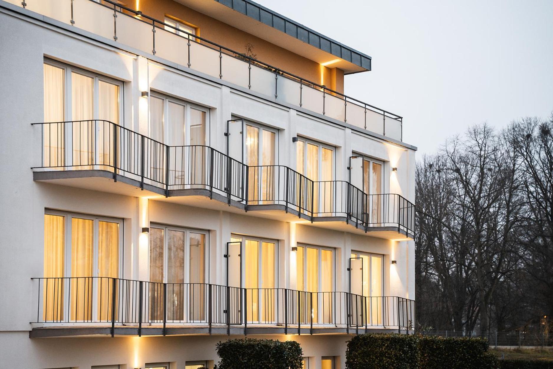 Hotel Vier Jahreszeiten An Der Therme & Kliniken Bad Krozingen Naehe Freiburg & Schwarzwald Ideal Fuer Wellness Kur & Business Ausfluege 24H Check In- Wlan & Parken Gratis 外观 照片