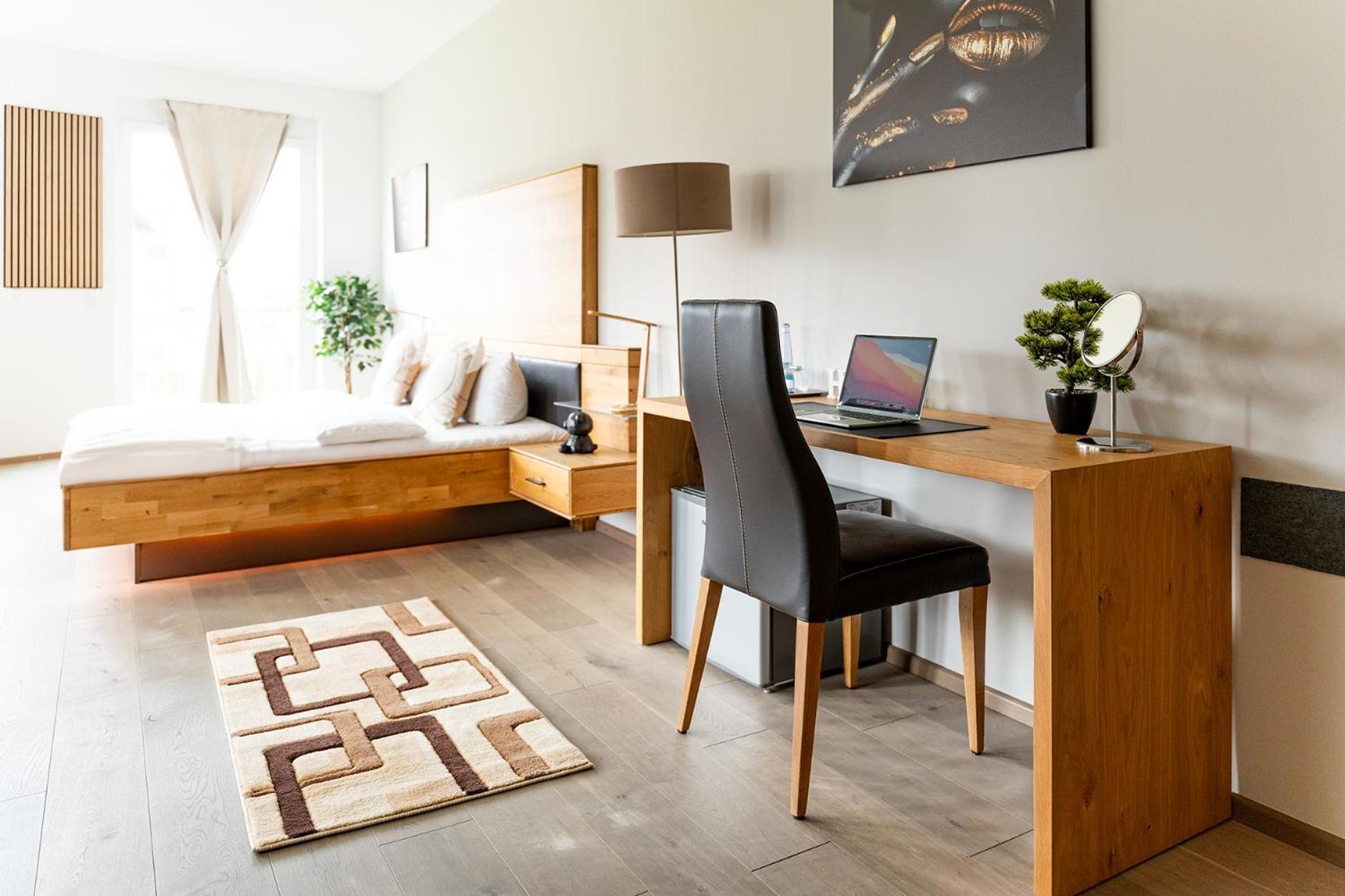 Hotel Vier Jahreszeiten An Der Therme & Kliniken Bad Krozingen Naehe Freiburg & Schwarzwald Ideal Fuer Wellness Kur & Business Ausfluege 24H Check In- Wlan & Parken Gratis 外观 照片