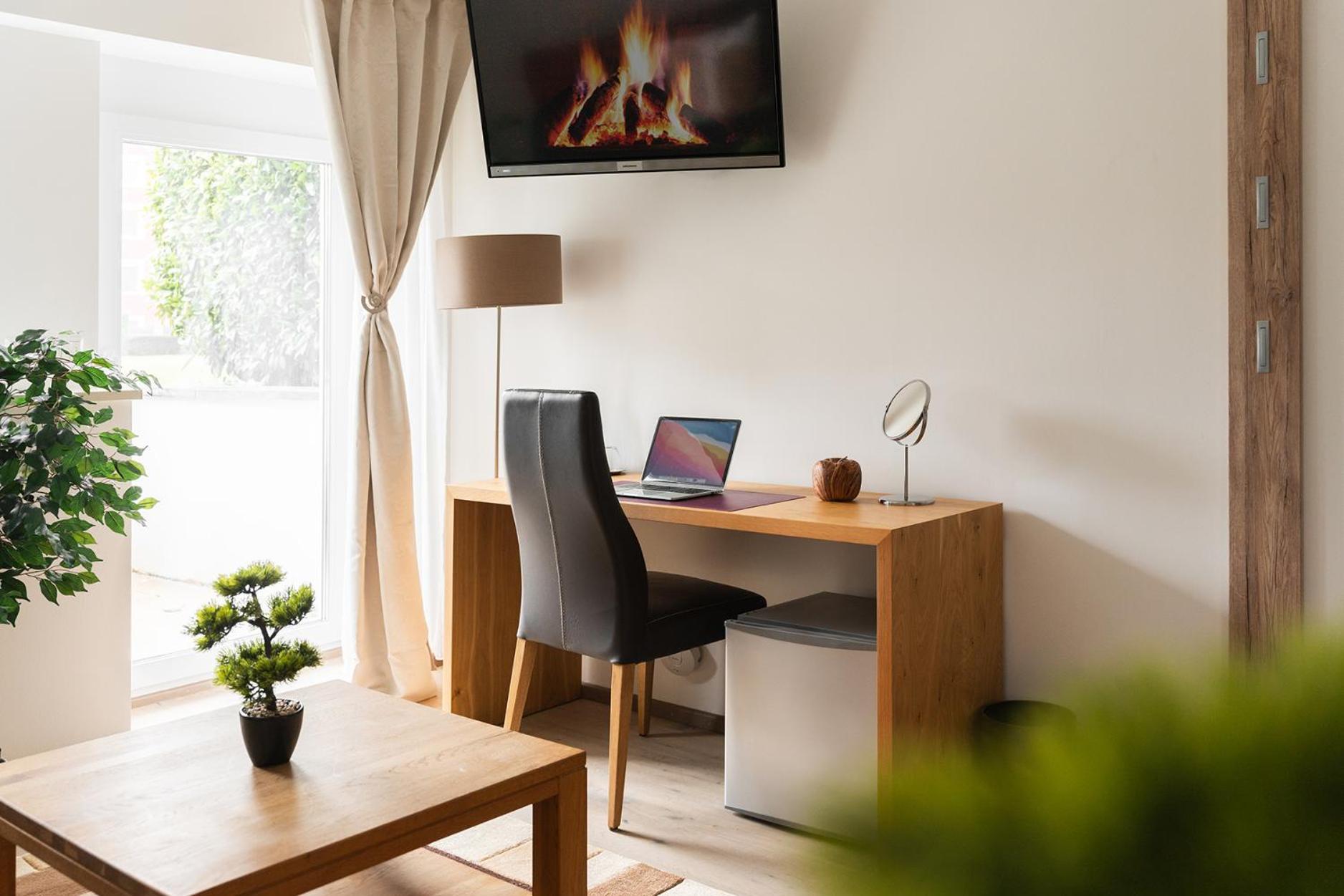 Hotel Vier Jahreszeiten An Der Therme & Kliniken Bad Krozingen Naehe Freiburg & Schwarzwald Ideal Fuer Wellness Kur & Business Ausfluege 24H Check In- Wlan & Parken Gratis 外观 照片