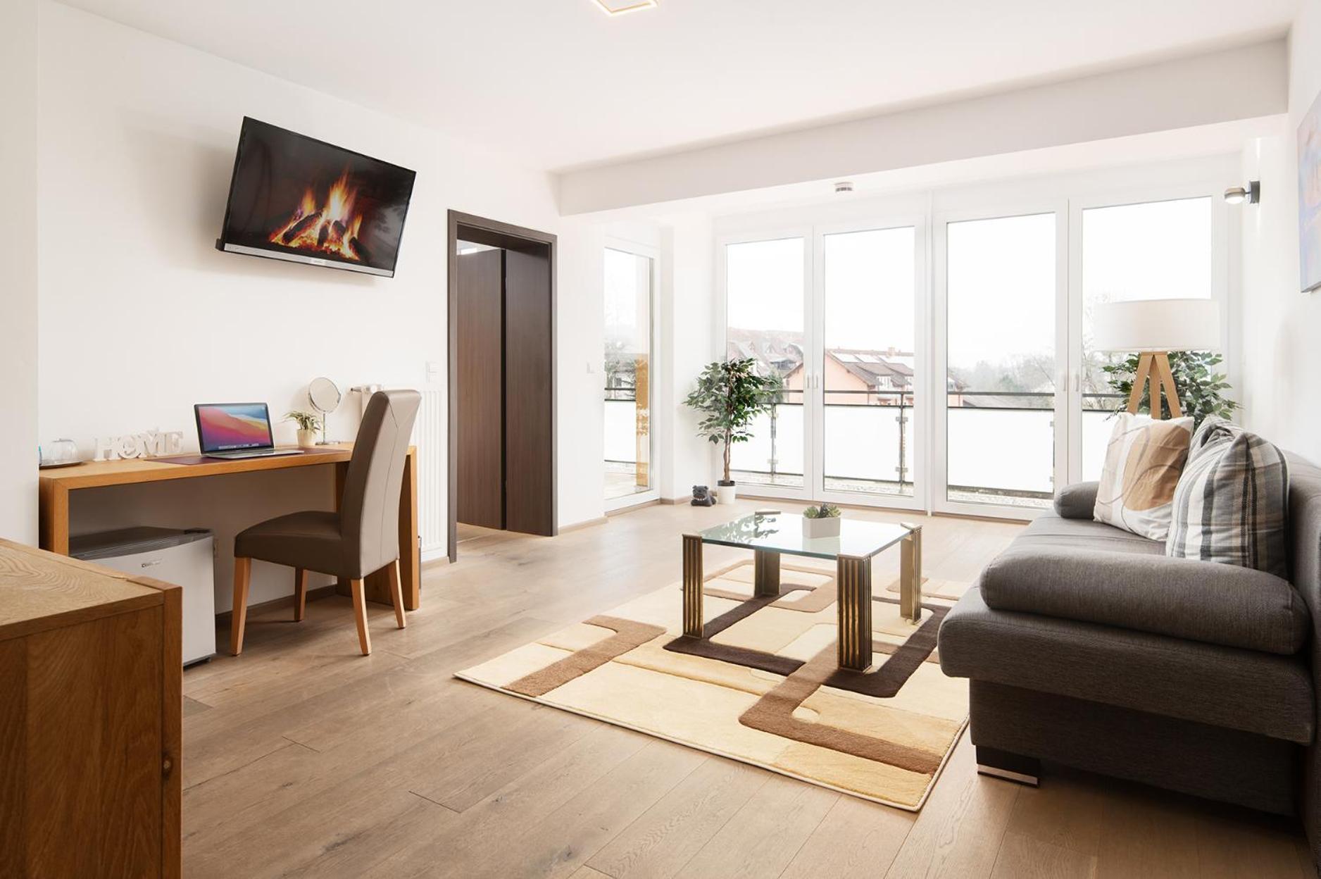 Hotel Vier Jahreszeiten An Der Therme & Kliniken Bad Krozingen Naehe Freiburg & Schwarzwald Ideal Fuer Wellness Kur & Business Ausfluege 24H Check In- Wlan & Parken Gratis 外观 照片
